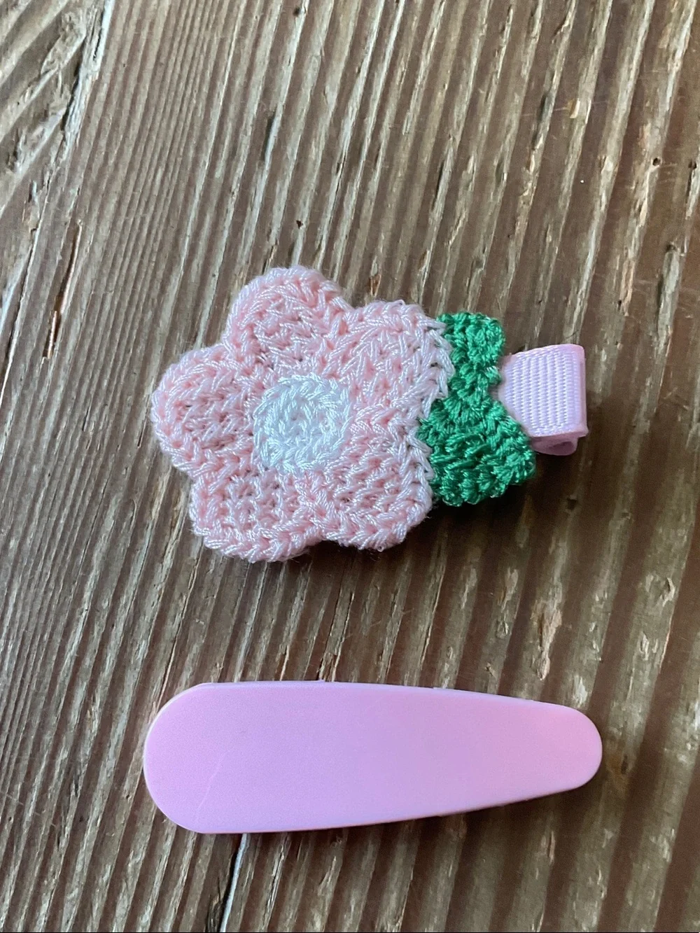 Pink Crochet Flower Hair Clip Set with Green Leaf Accent - Kids Accessories